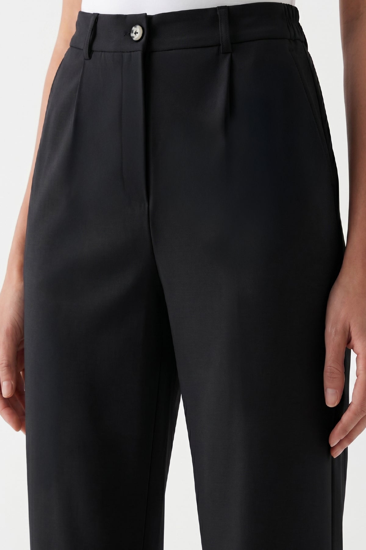 Damen Flexon Ultra Elastische Jogger-Hose mit Gummizug an der Taille Schwarz W702-R0433-07