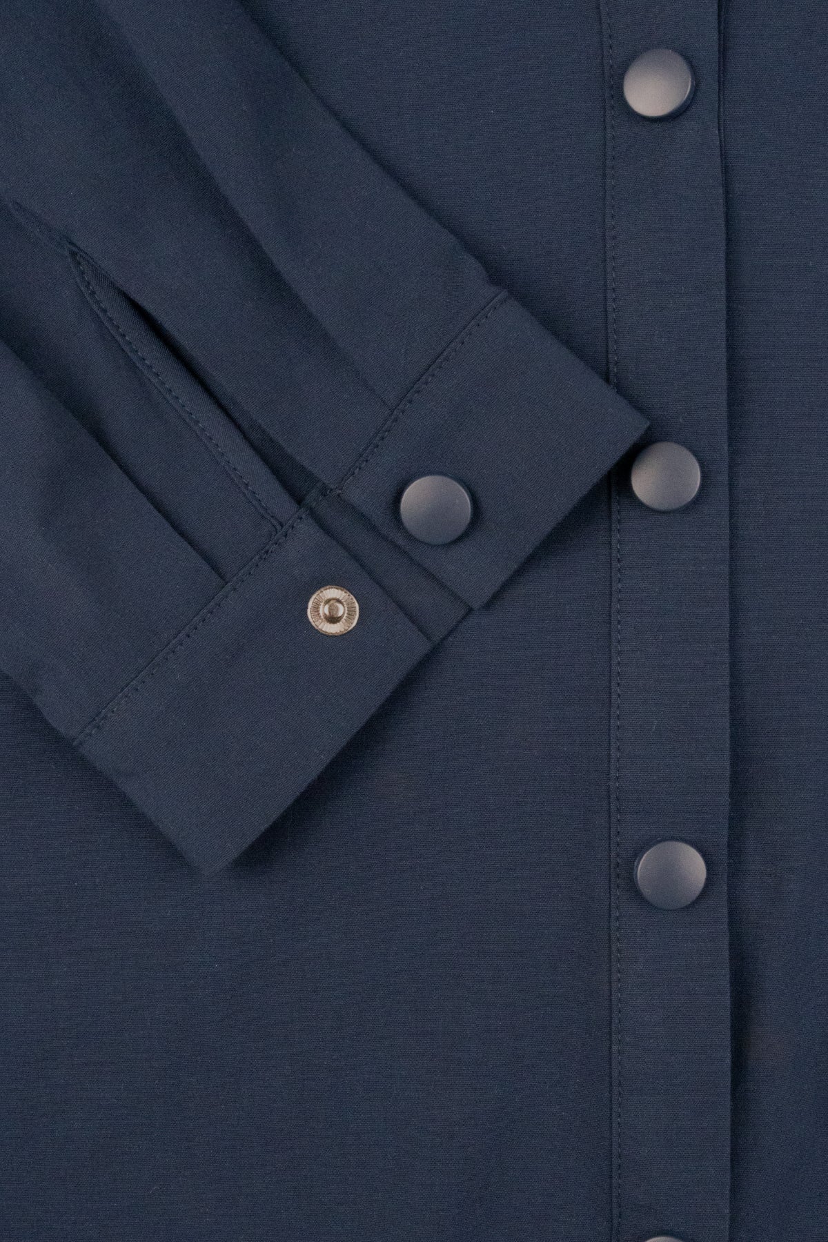 Damen-Hemd mit Druckknöpfen, verstellbarer Taille, schicker bequemer Schnitt, Marineblau W201-K0304-02